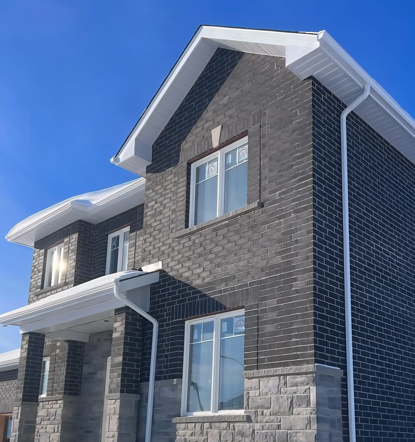 Siding Installation in Toronto: Materials, Moisture Control, and a Clean-Finish Checklist